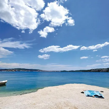 Apartmán Beautiful In Seget Donji With Wifi Trogir